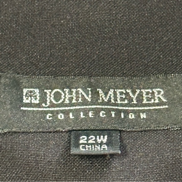 John Meyer collection women’s size 22W front zip jacket,‎ black, and white color - Picture 8 of 13